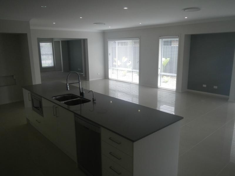 7 Oimara Street, Fern Bay NSW 2295