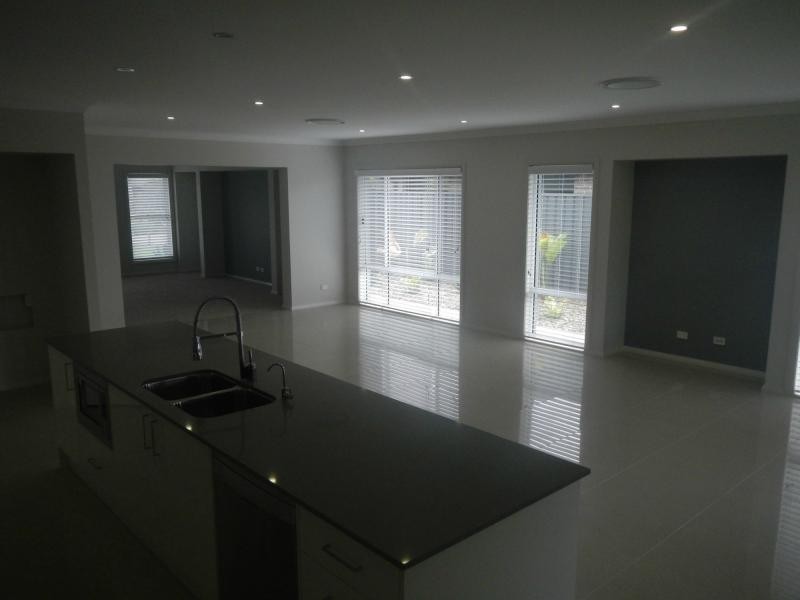 7 Oimara Street, Fern Bay NSW 2295