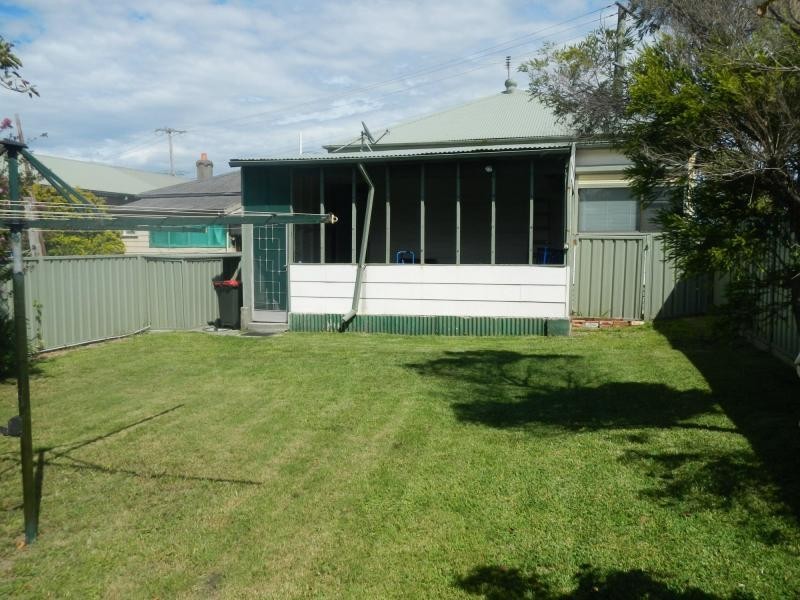 196 Fullerton Street, Stockton NSW 2295