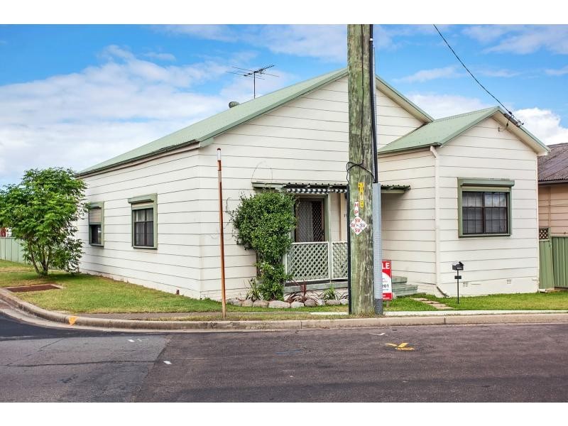 196 Fullerton Street, Stockton NSW 2295