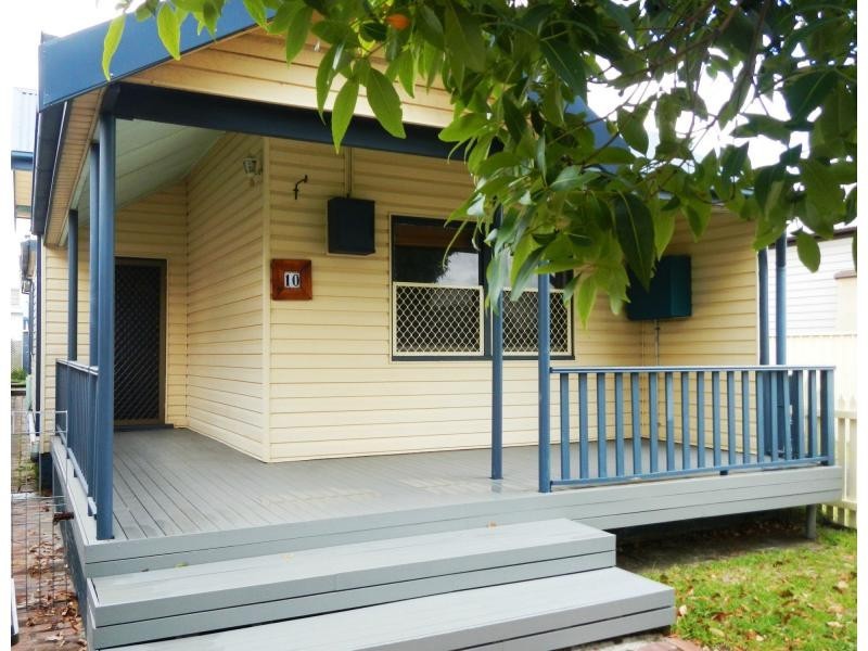 10 Douglas Street, Stockton NSW 2295