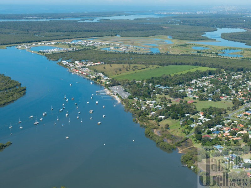 15 Esplanade, Jacobs Well QLD 4208