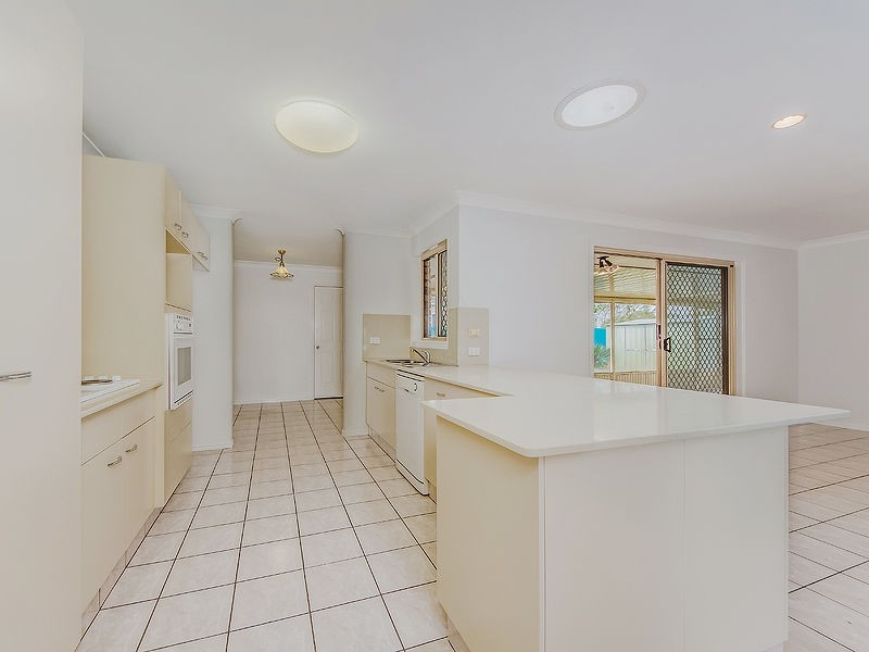 15 Esplanade, Jacobs Well QLD 4208