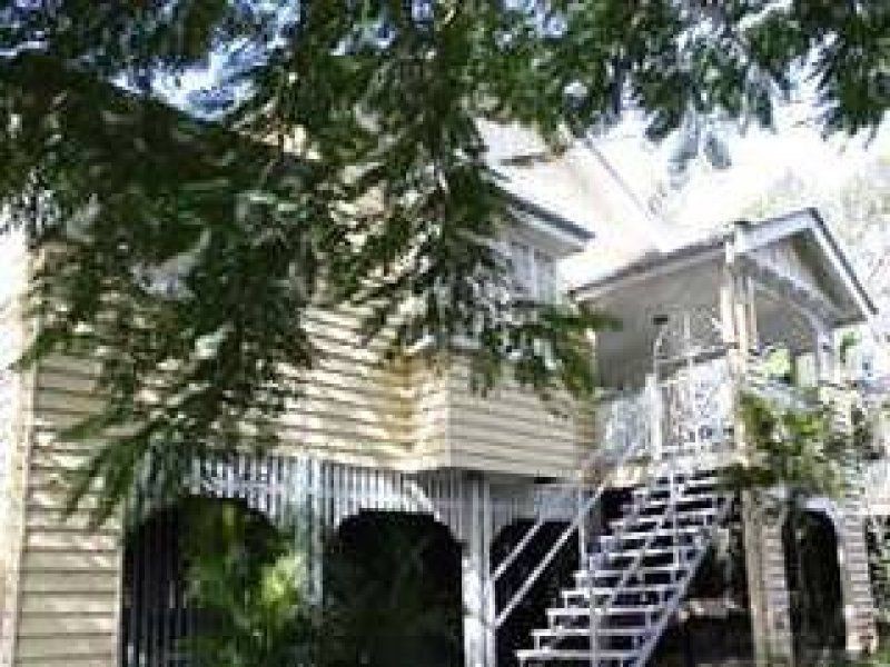 33 Bergin Street, Booval QLD 4304