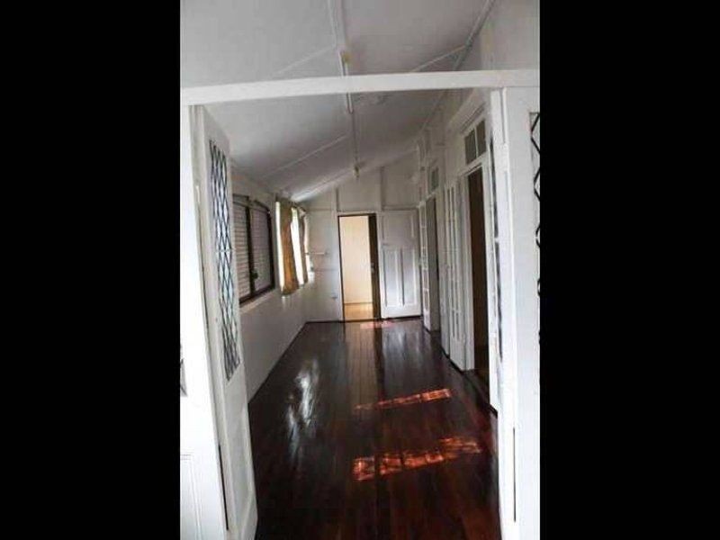 33 Bergin Street, Booval QLD 4304