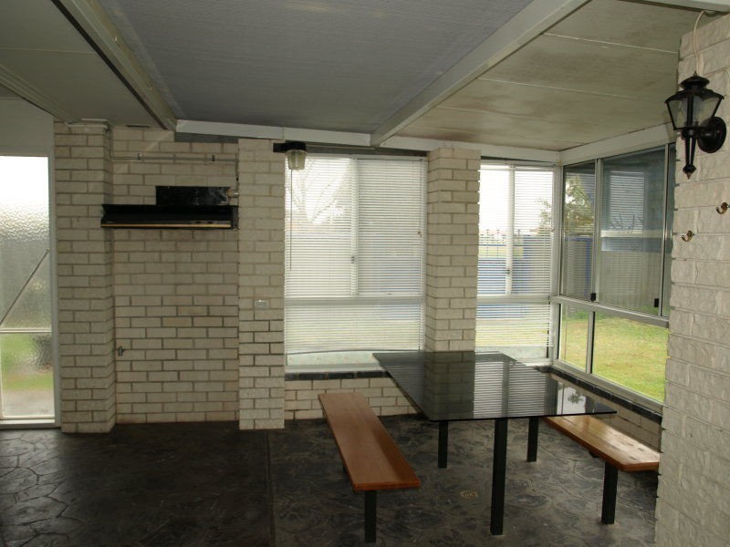 21 Esplanade , JACOBS WELL, Jacobs Well QLD 4208