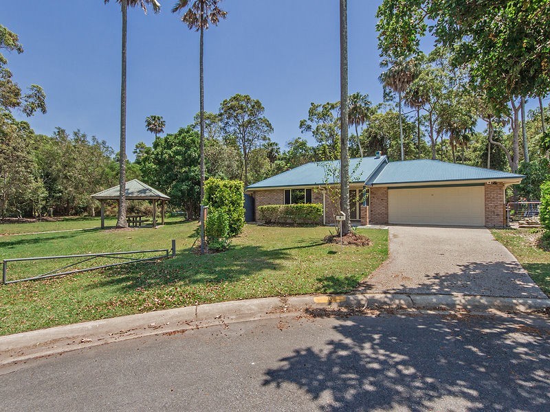 8 Greenfinch Court, Jacobs Well QLD 4208