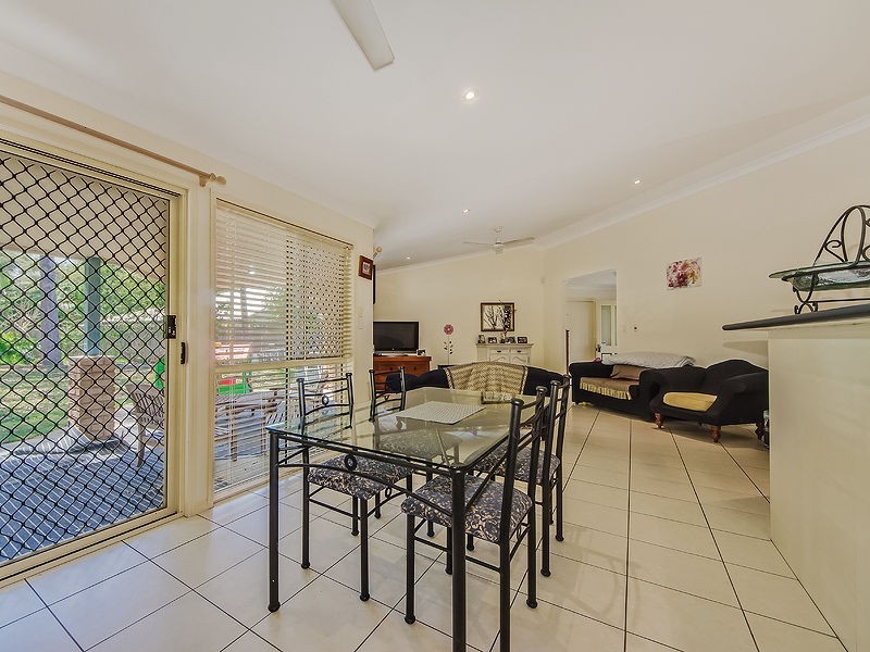 8 Greenfinch Court, Jacobs Well QLD 4208