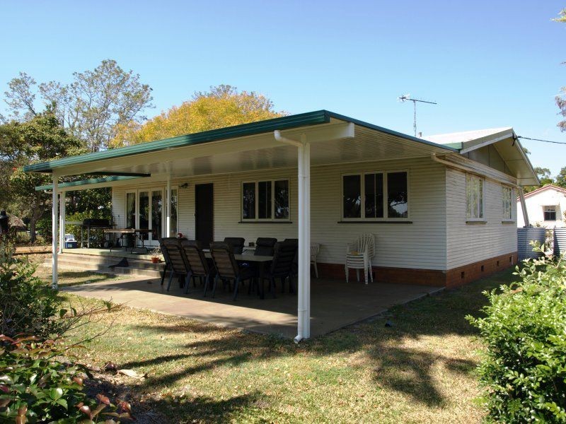 11 Seaview Avenue, Jacobs Well QLD 4208