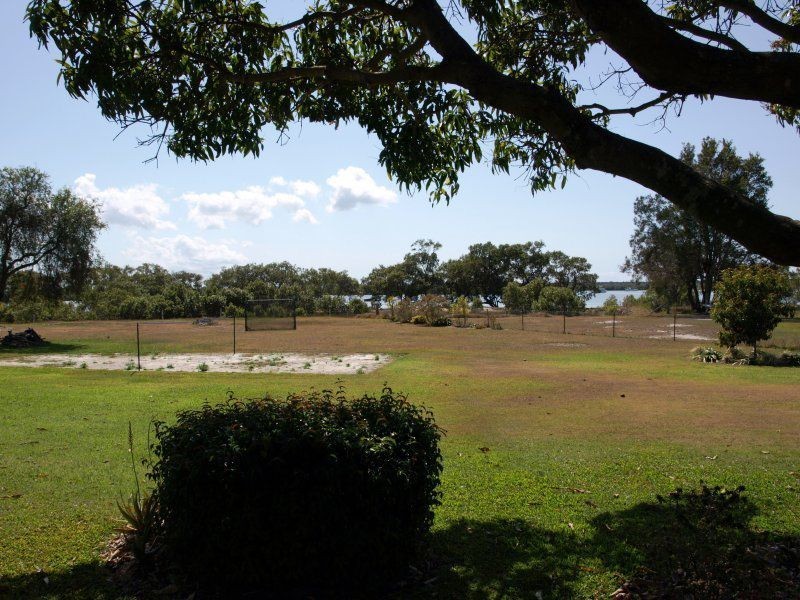 11 Seaview Avenue, Jacobs Well QLD 4208