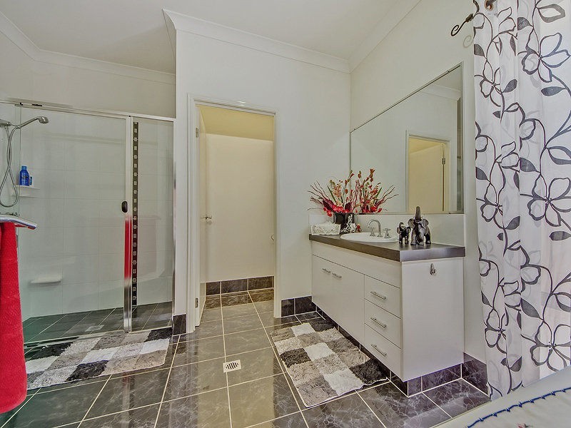 40 Bangalow Drive, Steiglitz QLD 4207