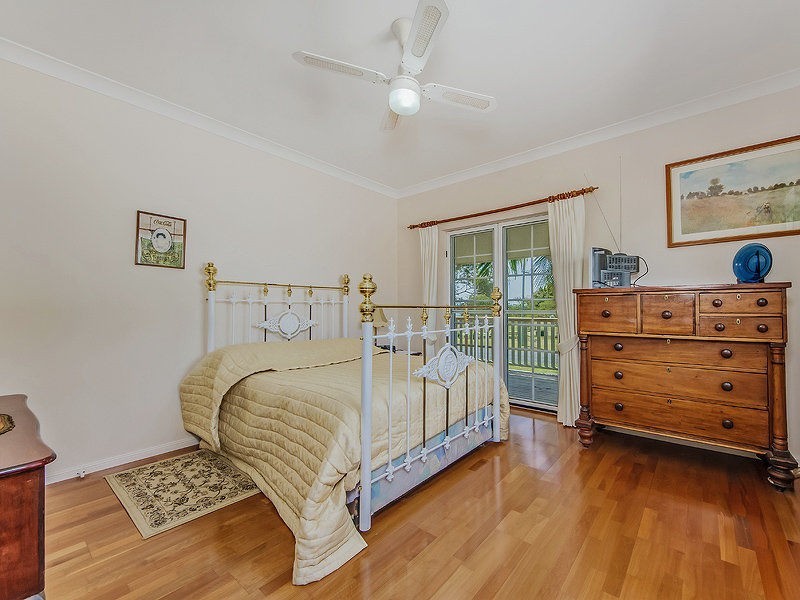 6 Seaview Avenue, Jacobs Well QLD 4208