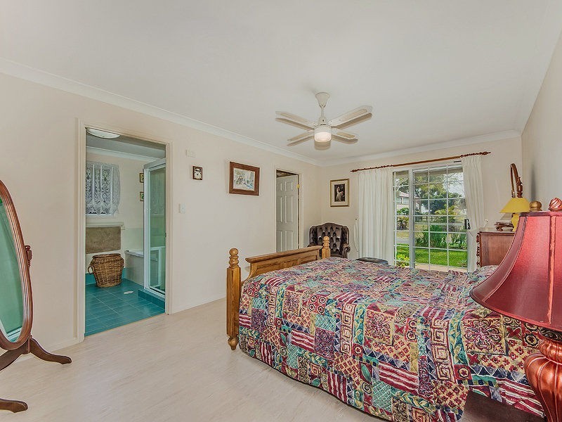 6 Seaview Avenue, Jacobs Well QLD 4208