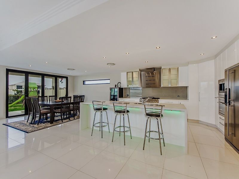 21 Marina Parade, Calypso Bay, Jacobs Well QLD 4208