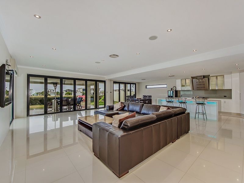 21 Marina Parade, Calypso Bay, Jacobs Well QLD 4208