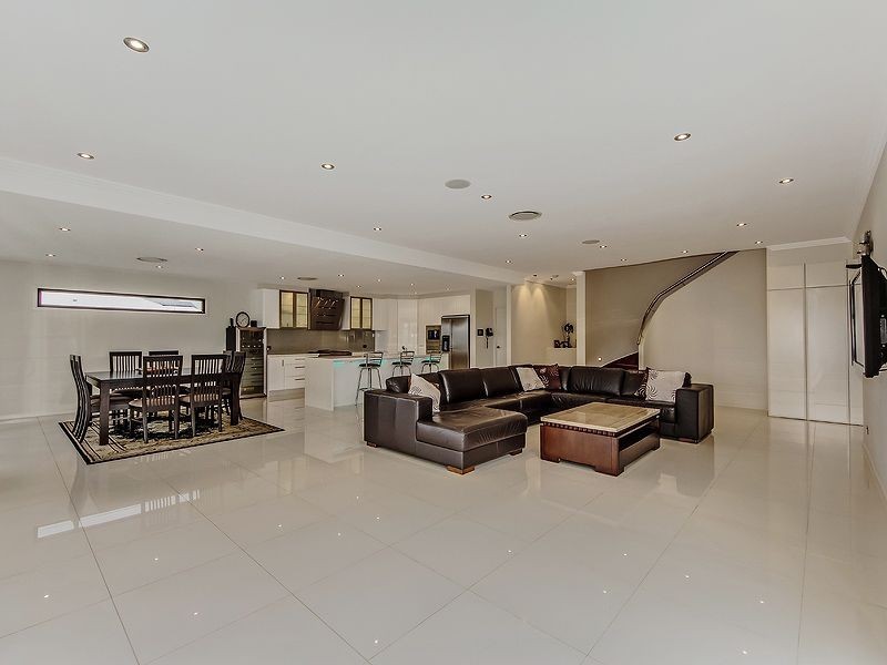 21 Marina Parade, Calypso Bay, Jacobs Well QLD 4208