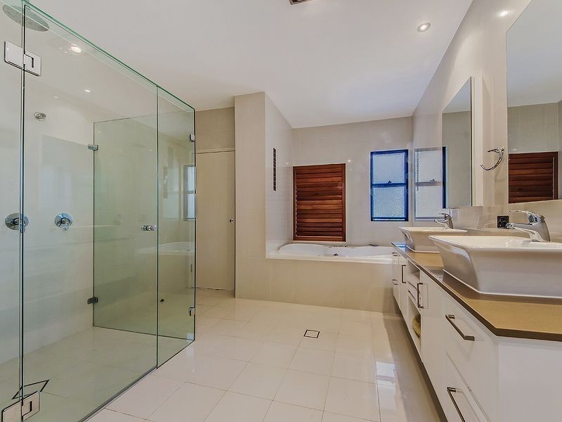 21 Marina Parade, Calypso Bay, Jacobs Well QLD 4208