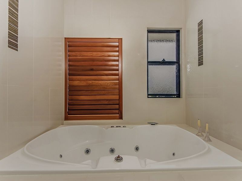 21 Marina Parade, Calypso Bay, Jacobs Well QLD 4208