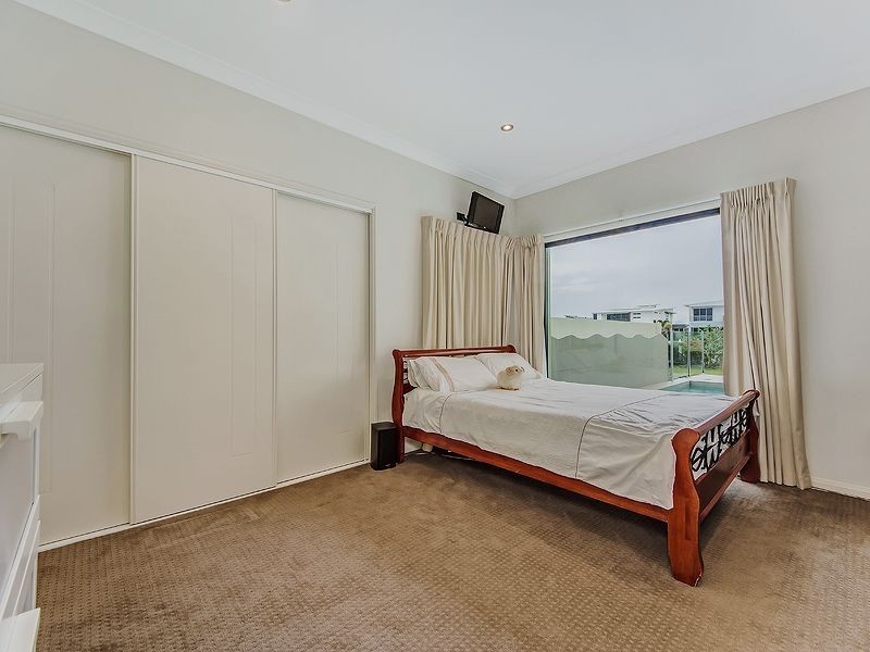 21 Marina Parade, Calypso Bay, Jacobs Well QLD 4208