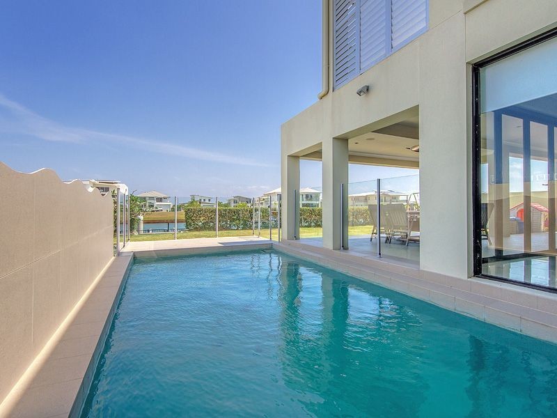 21 Marina Parade, Calypso Bay, Jacobs Well QLD 4208