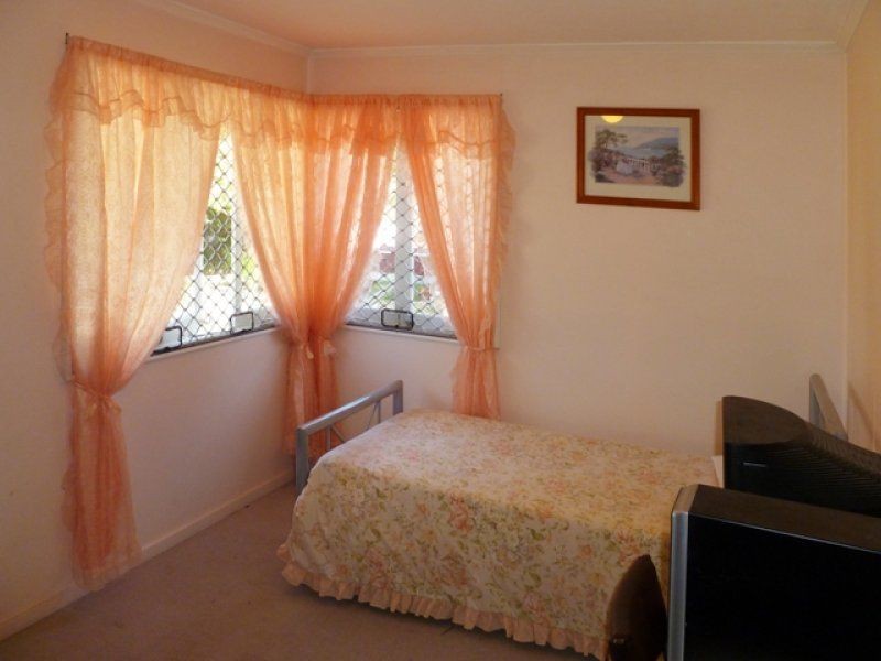 12 Bambarra Street, Southport QLD 4215