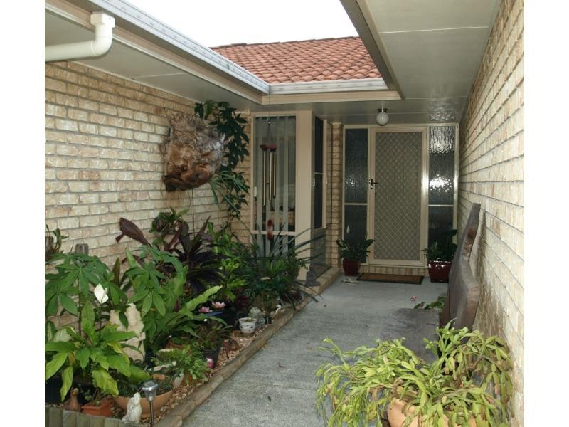 9 PELICAN Parade, Jacobs Well QLD 4208