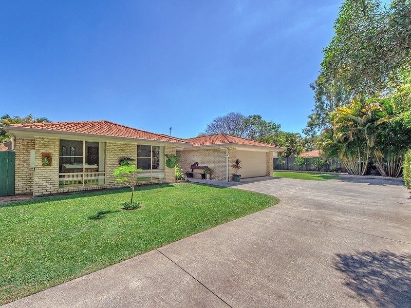 9 PELICAN Parade, Jacobs Well QLD 4208