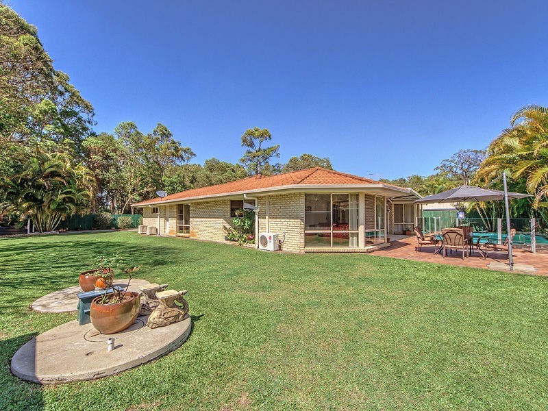 9 PELICAN Parade, Jacobs Well QLD 4208