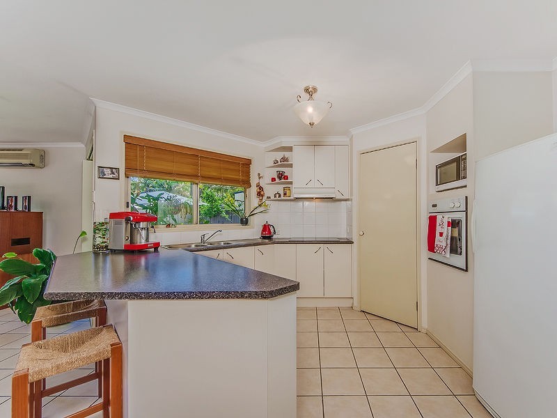 9 PELICAN Parade, Jacobs Well QLD 4208