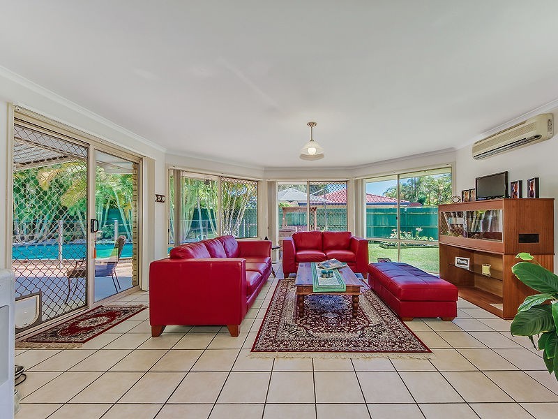9 PELICAN Parade, Jacobs Well QLD 4208