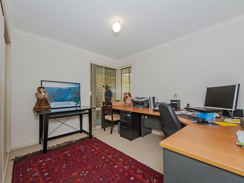 9 PELICAN Parade, Jacobs Well QLD 4208