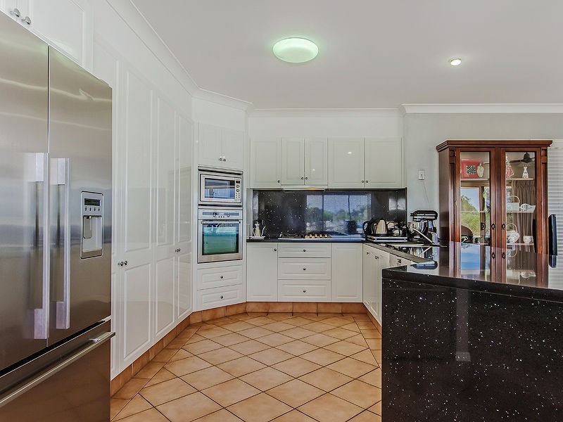 5 Adrian Court, Jacobs Well QLD 4208