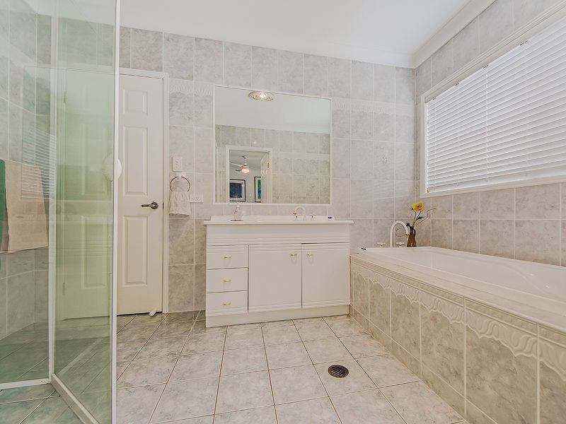 5 Adrian Court, Jacobs Well QLD 4208