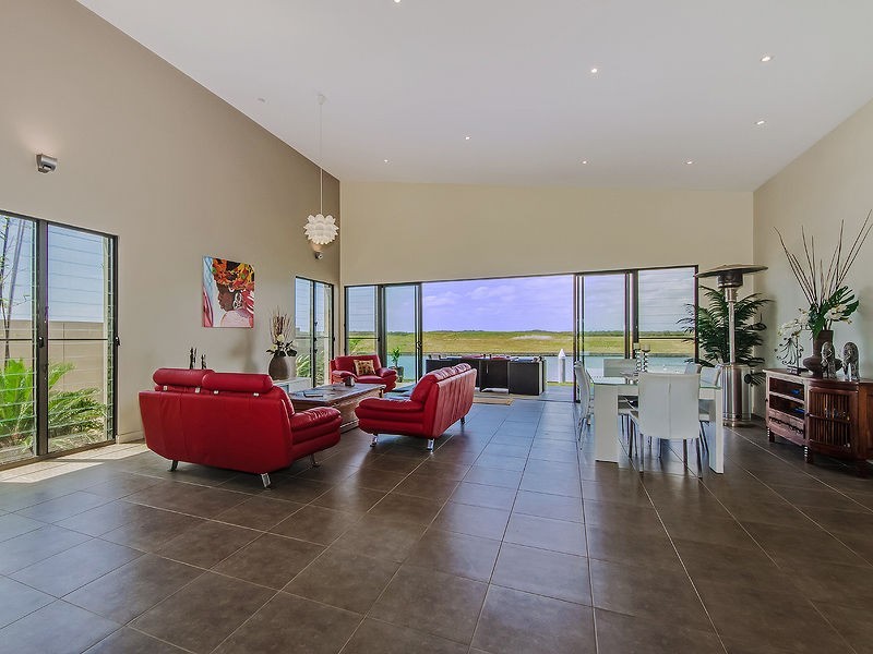 1 Windward Place, Jacobs Well QLD 4208