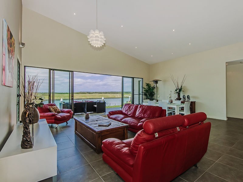 1 Windward Place, Jacobs Well QLD 4208