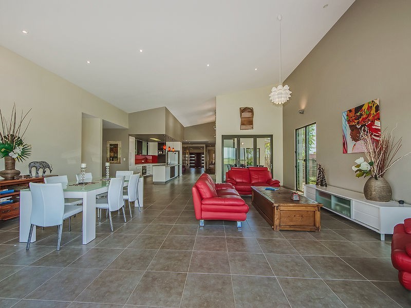 1 Windward Place, Jacobs Well QLD 4208