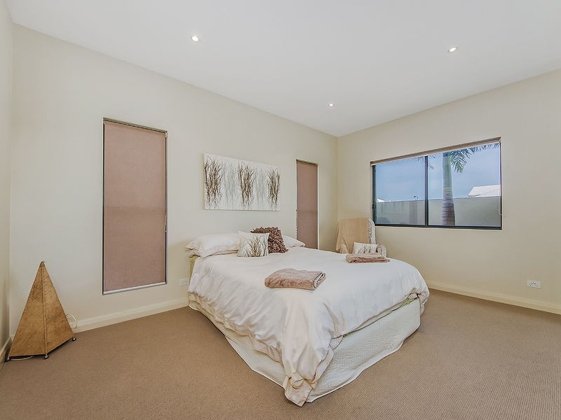 1 Windward Place, Jacobs Well QLD 4208