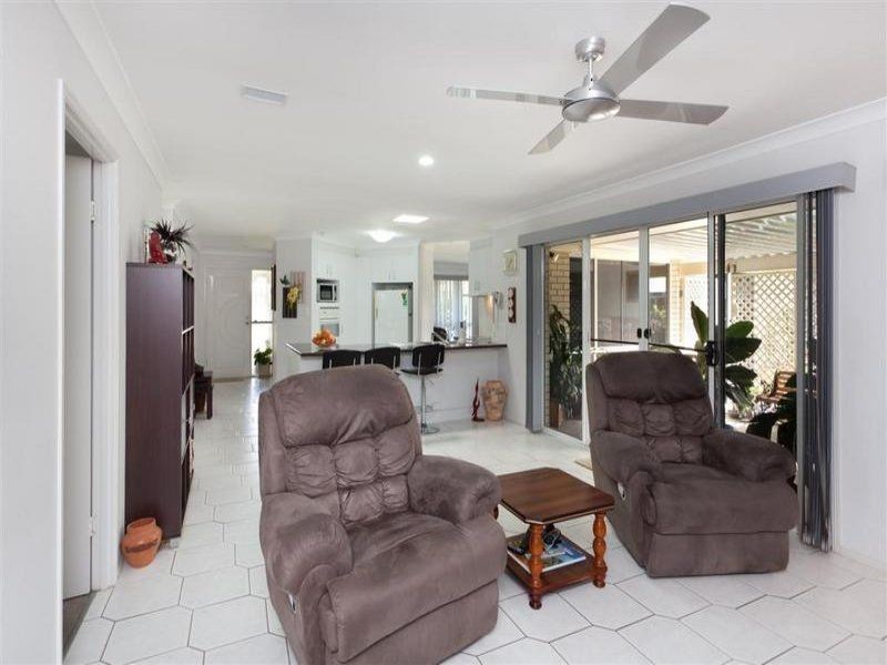 14 Samuel Court, Jacobs Well QLD 4208