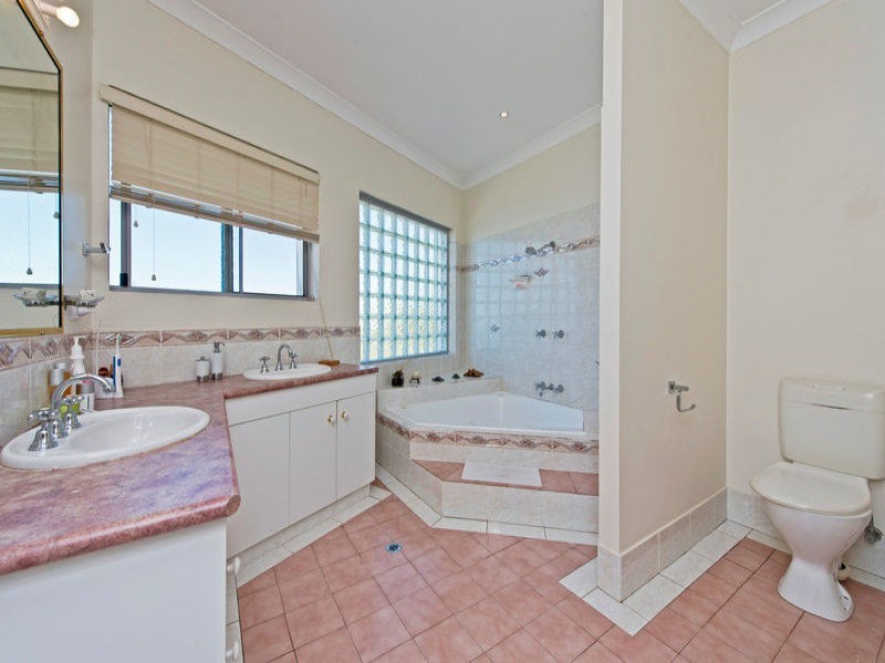 36 Esplanade, Jacobs Well QLD 4208