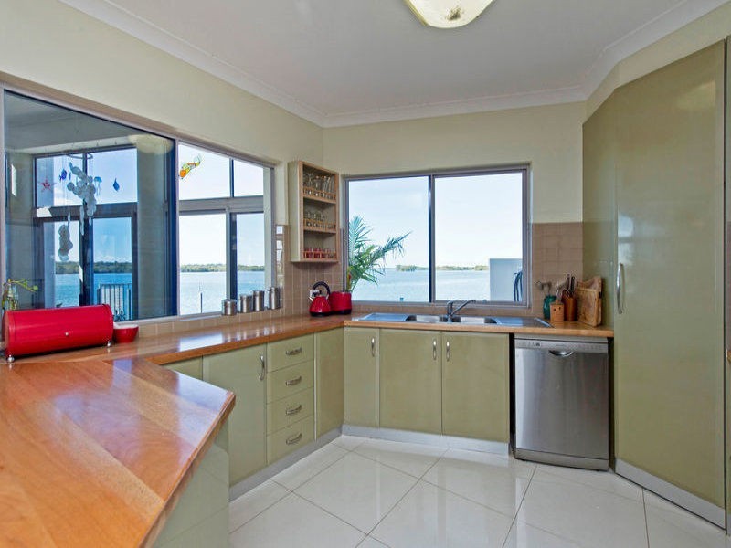 36 Esplanade, Jacobs Well QLD 4208