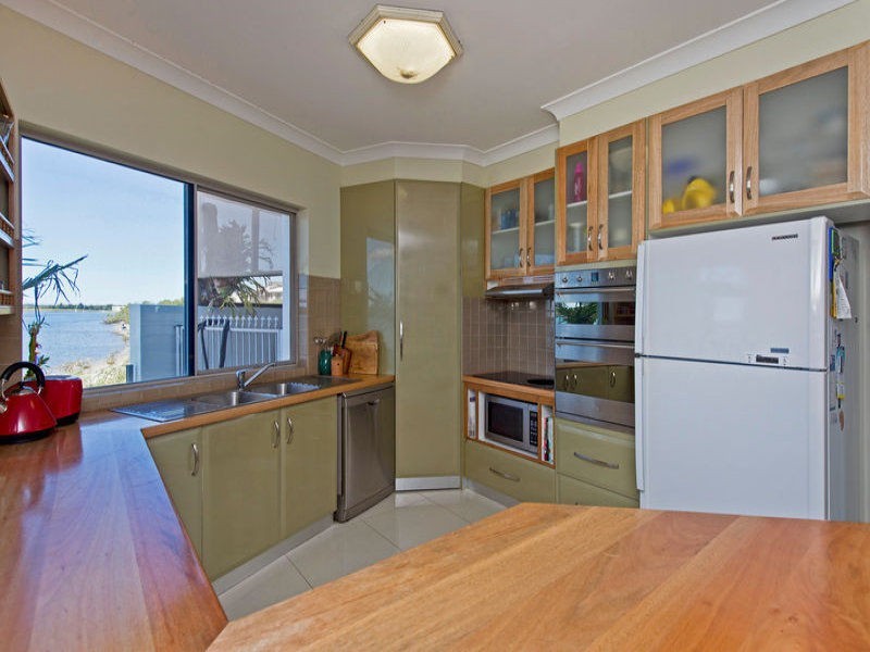 36 Esplanade, Jacobs Well QLD 4208