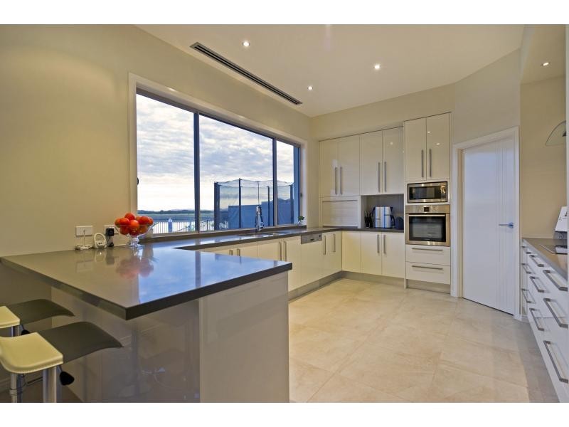 43 Marina Parade, Jacobs Well QLD 4208