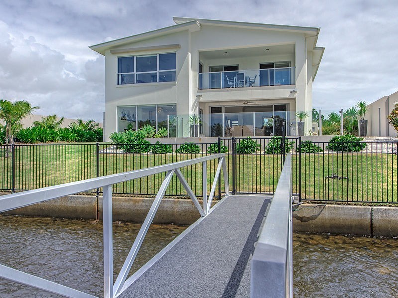 71 Marina Parade, Jacobs Well QLD 4208