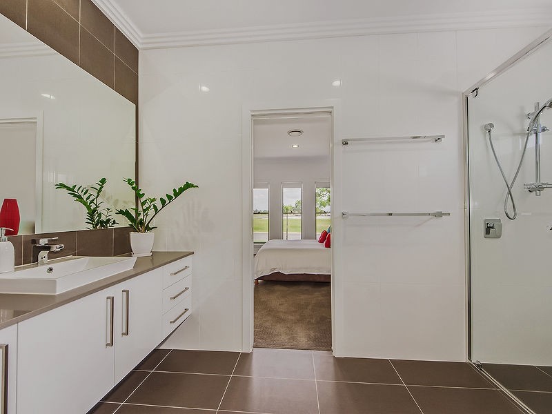 71 Marina Parade, Jacobs Well QLD 4208