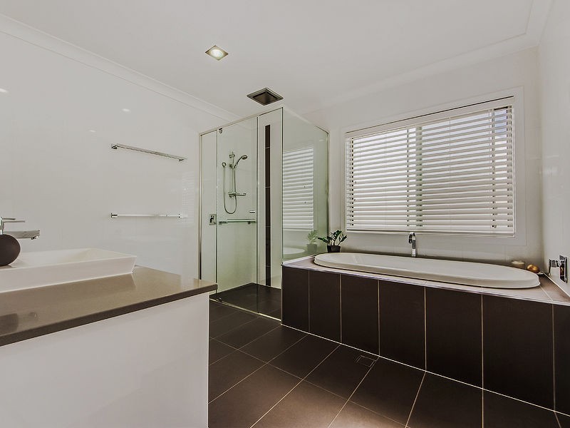 71 Marina Parade, Jacobs Well QLD 4208