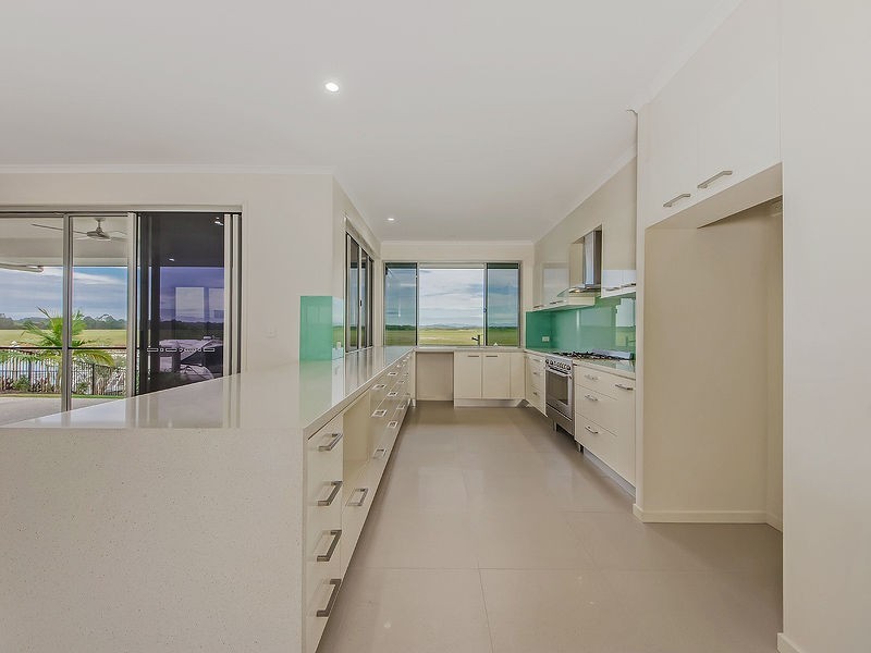 29 Windward Place, Calypso Bay, Jacobs Well QLD 4208