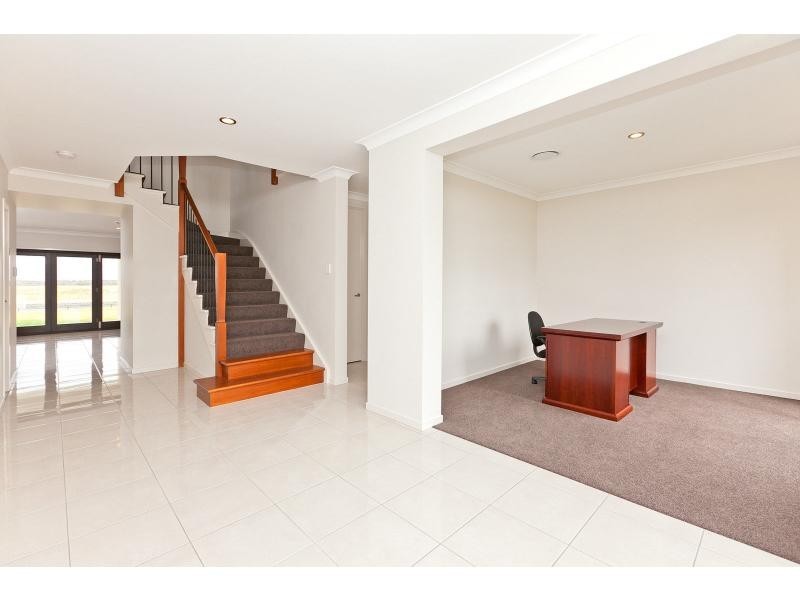 6 Sundown Place, Jacobs Well QLD 4208