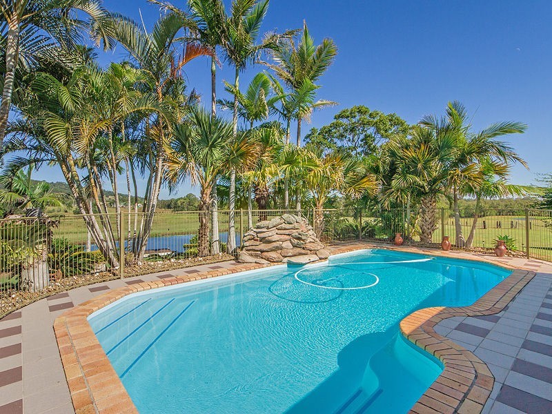 15 CaneFarm Road, Alberton QLD 4207