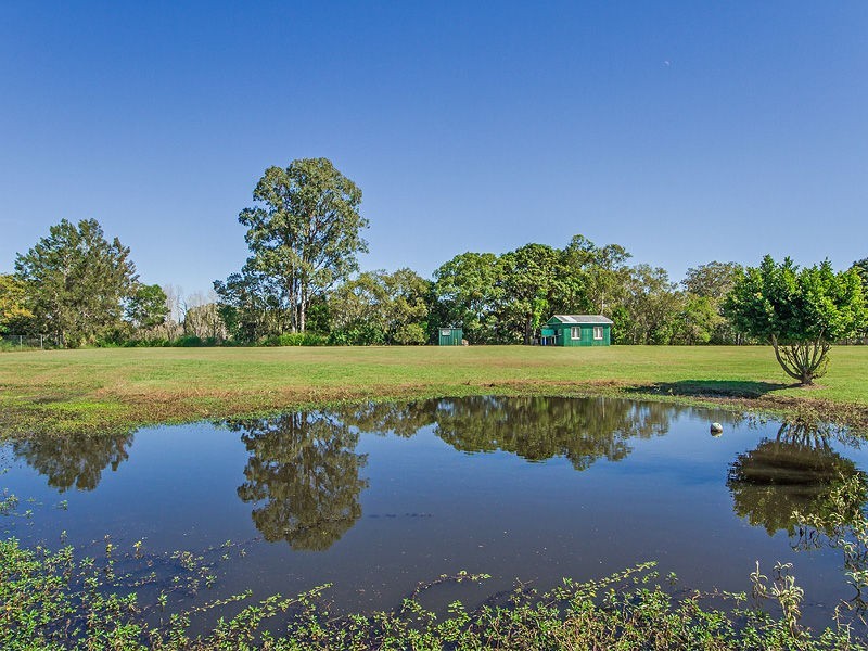 15 CaneFarm Road, Alberton QLD 4207