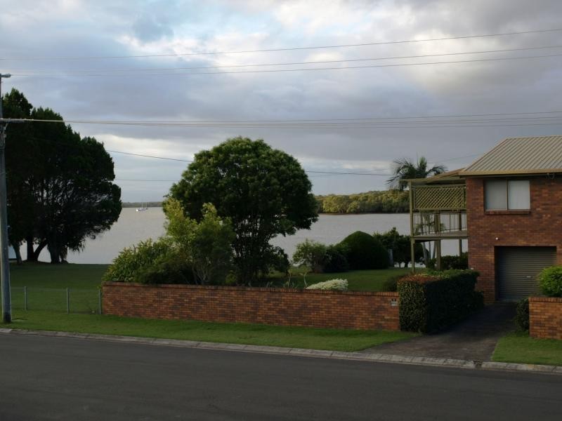 11 ESPLANADE, Jacobs Well QLD 4208